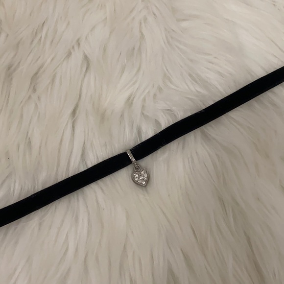 Velvet choker necklace - Picture 1 of 3